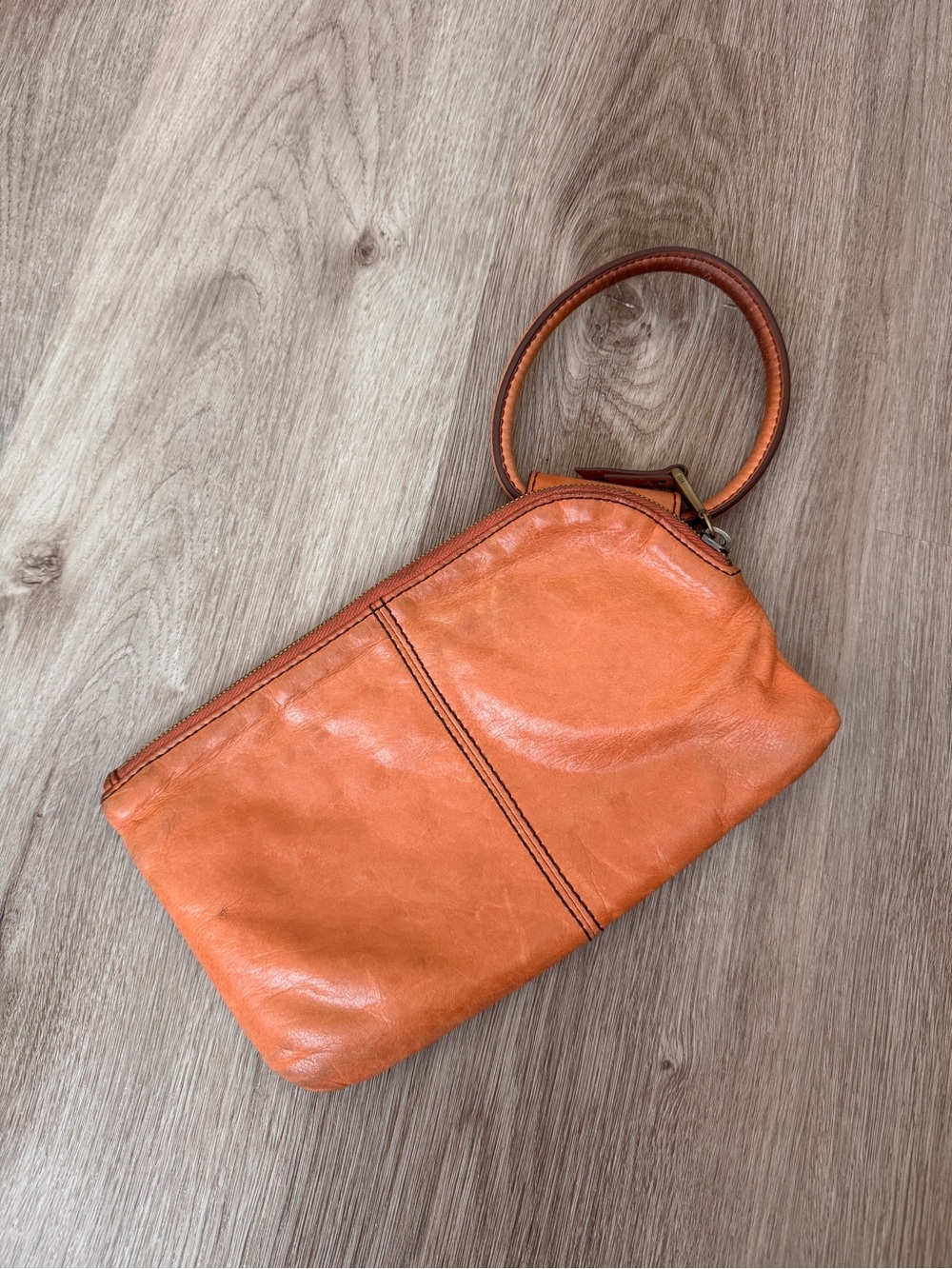 Hobo Genuine Leather Wristlet Brown Ring - Picture 4 of 8